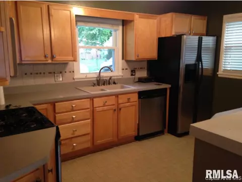 62 Meadowlark Ln, Springfield, IL 62702 photo 3