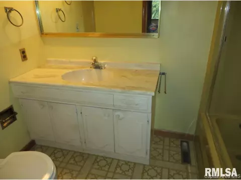 100 Circle Dr, Springfield, IL 62703 photo 10