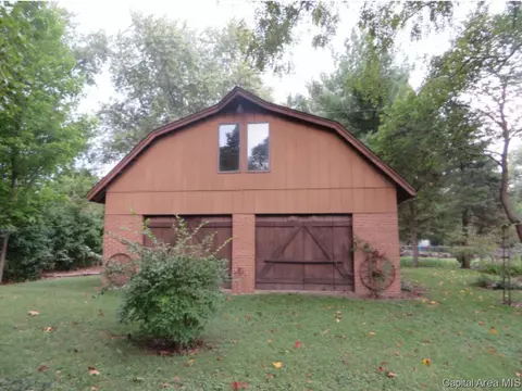 100 Circle Dr, Springfield, IL 62703 photo 2