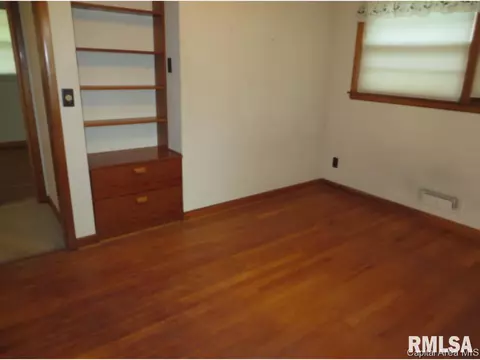 100 Circle Dr, Springfield, IL 62703 photo 5