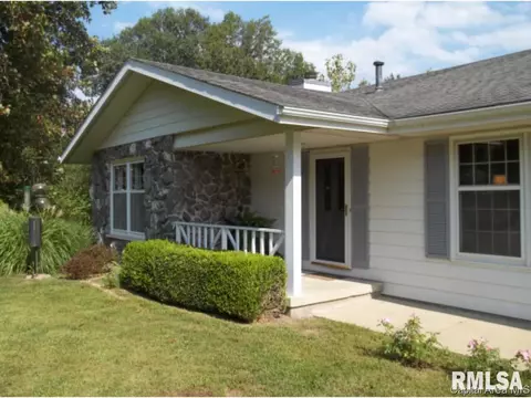 323 Blane, Dawson, IL 62520 photo 4