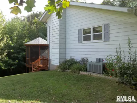 323 Blane, Dawson, IL 62520 photo 5