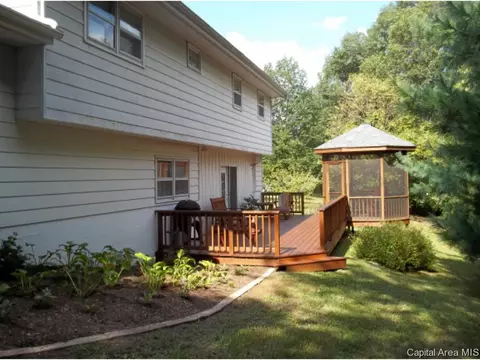 323 Blane, Dawson, IL 62520 photo 6