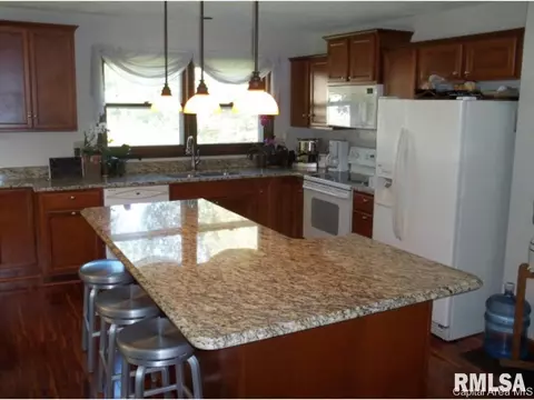 323 Blane, Dawson, IL 62520 photo 16