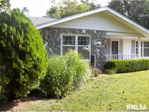 323 Blane, Dawson, IL 62520 photo 3