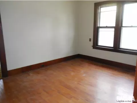 913 E 8th St, Beardstown, IL 62618 photo 8