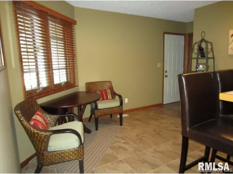 1620 Thornhill Dr, Springfield, IL 62711 photo 6