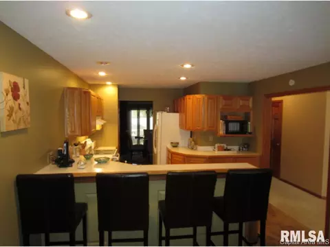 1620 Thornhill Dr, Springfield, IL 62711 photo 2
