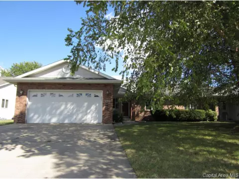 1620 Thornhill Dr, Springfield, IL 62711 photo 1