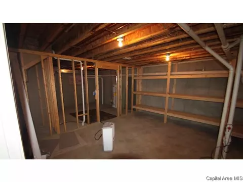 2912 Cronin Dr, Springfield, IL 62711 photo 9