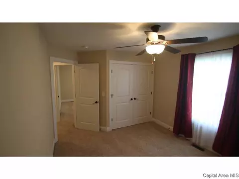 2912 Cronin Dr, Springfield, IL 62711 photo 5