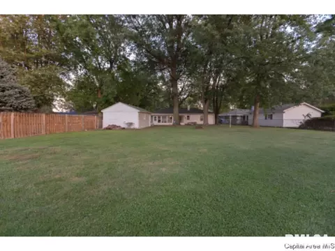 3217 Saxony Rd, Springfield, IL 62703 photo 3