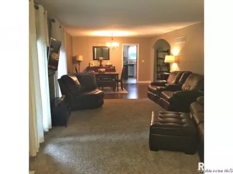 1 Forest Green Dr, Springfield, IL 62711 photo 8