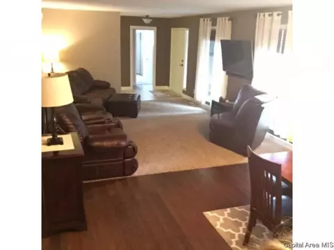 1 Forest Green Dr, Springfield, IL 62711 photo 9