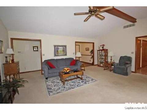 2529 Greenbriar Rd, Springfield, IL 62704 photo 9