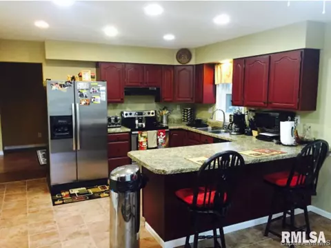 104 Exeter Ct, Springfield, IL 62704 photo 3