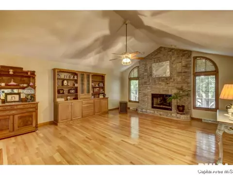1601 Windycrest Dr, Springfield, IL 62704 photo 5