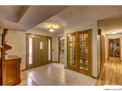1601 Windycrest Dr, Springfield, IL 62704 photo 2