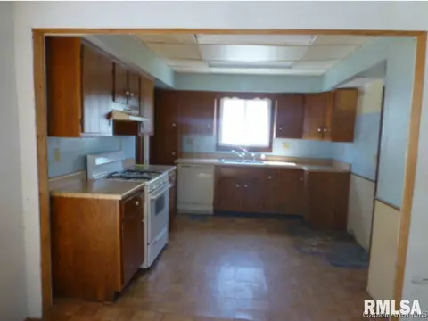 300 E Cedar, Springfield, IL 62703 photo 4