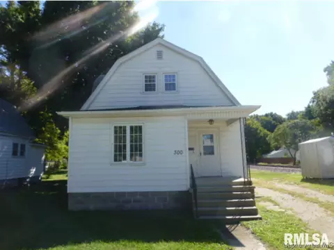 300 E Cedar, Springfield, IL 62703 photo 1
