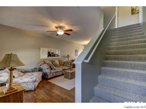 9 Waters Edge Blvd #11, Springfield, IL 62712 photo 4