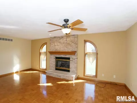 4012 Almahurst Dr, Springfield, IL 62712 photo 4