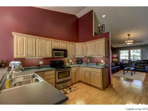 3200 Red Oak Ln, Springfield, IL 62712 photo 9