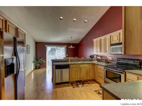 3200 Red Oak Ln, Springfield, IL 62712 photo 7