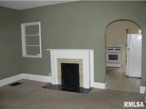 702 E Black Ave, Springfield, IL 62702 photo 3