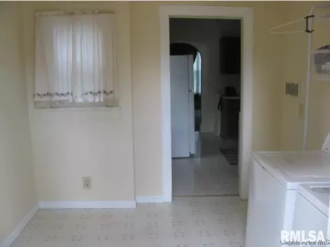 702 E Black Ave, Springfield, IL 62702 photo 8