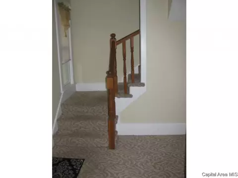 702 E Black Ave, Springfield, IL 62702 photo 2
