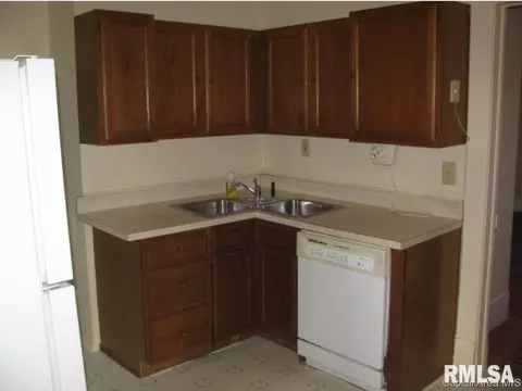 702 E Black Ave, Springfield, IL 62702 photo 5