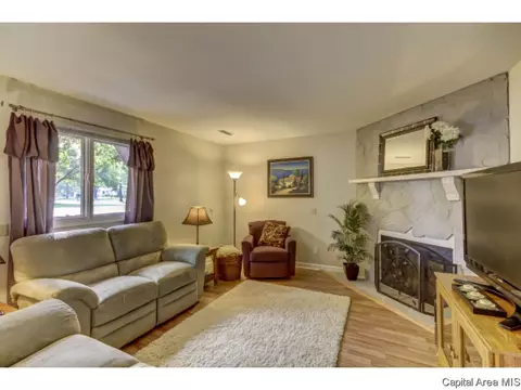 1901 Croydon Dr, Springfield, IL 62703 photo 8