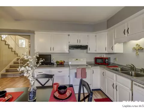1901 Croydon Dr, Springfield, IL 62703 photo 12