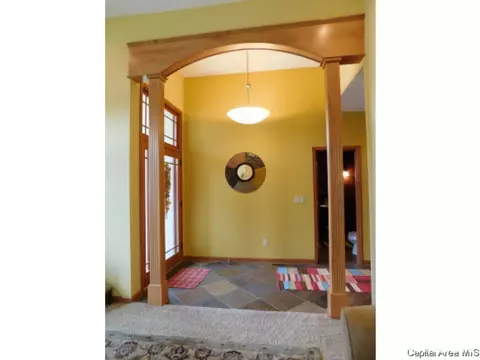 7516 Wentworth, Springfield, IL 62711 photo 2