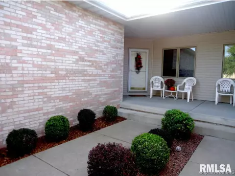 7203 Preston Dr, Springfield, IL 62711 photo 3