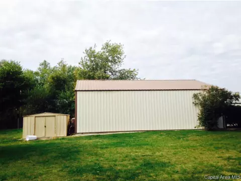 303 E Main St, Tallula, IL 62688 photo 8