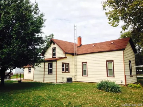 303 E Main St, Tallula, IL 62688 photo 3