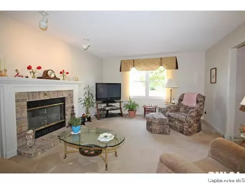 3108 Widbey Ct, Springfield, IL 62704 photo 2