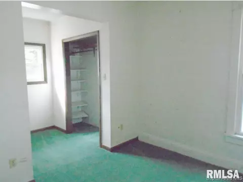 905 N Main St, Abingdon, IL 61410 photo 17
