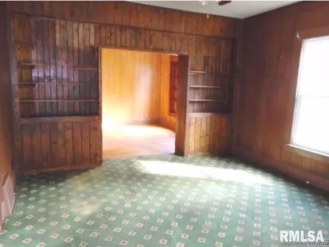 905 N Main St, Abingdon, IL 61410 photo 12