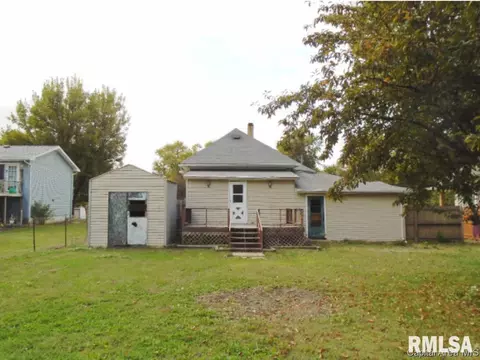 905 N Main St, Abingdon, IL 61410 photo 4