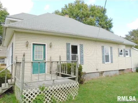 905 N Main St, Abingdon, IL 61410 photo 3