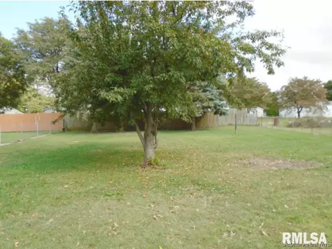 905 N Main St, Abingdon, IL 61410 photo 23