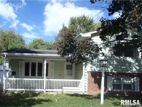 2565 Somerton Rd, Springfield, IL 62702 photo 2