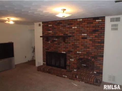 2565 Somerton Rd, Springfield, IL 62702 photo 8