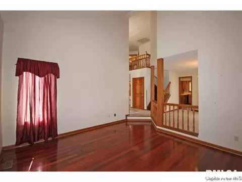 605 Tecumseh Trl, Springfield, IL 62707 photo 3