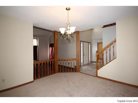 605 Tecumseh Trl, Springfield, IL 62707 photo 10