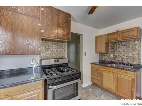 1700 N 20th, Springfield, IL 62702 photo 9