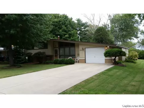 2105 Fairway Dr, Springfield, IL 62704 photo 1